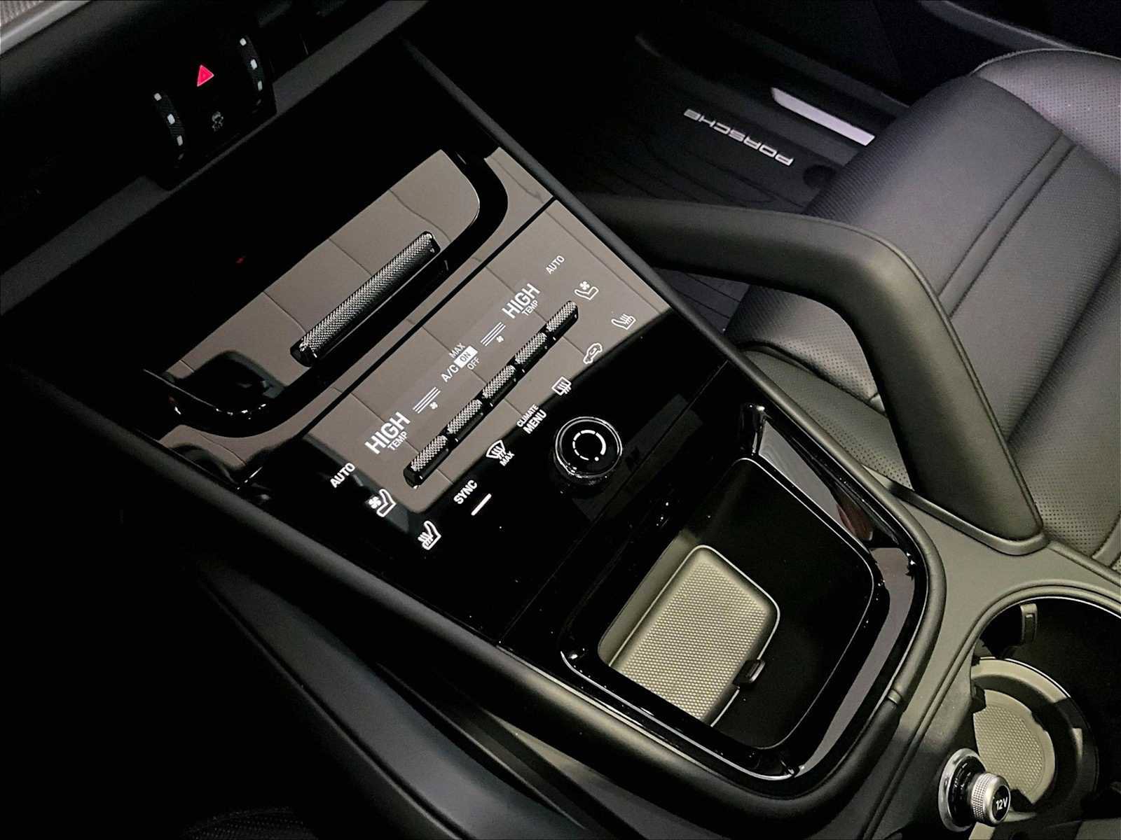 New 2026 Porsche Cayenne Coupe AWD/4WD image 18