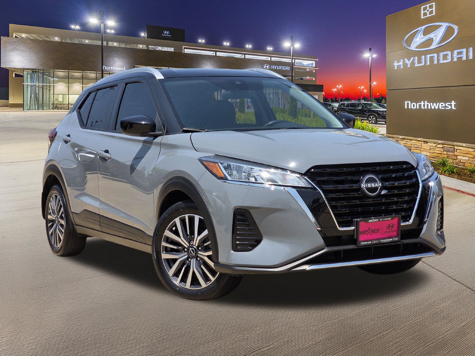 Used 2023 Nissan Kicks SV FWD image 3