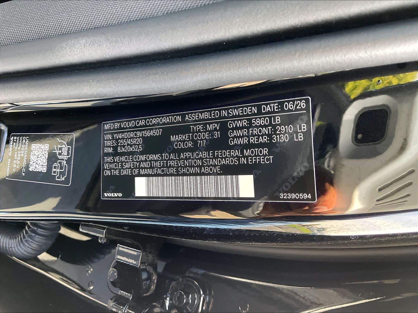 New 2027 Volvo XC60 T8 Plus AWD/4WD image 35
