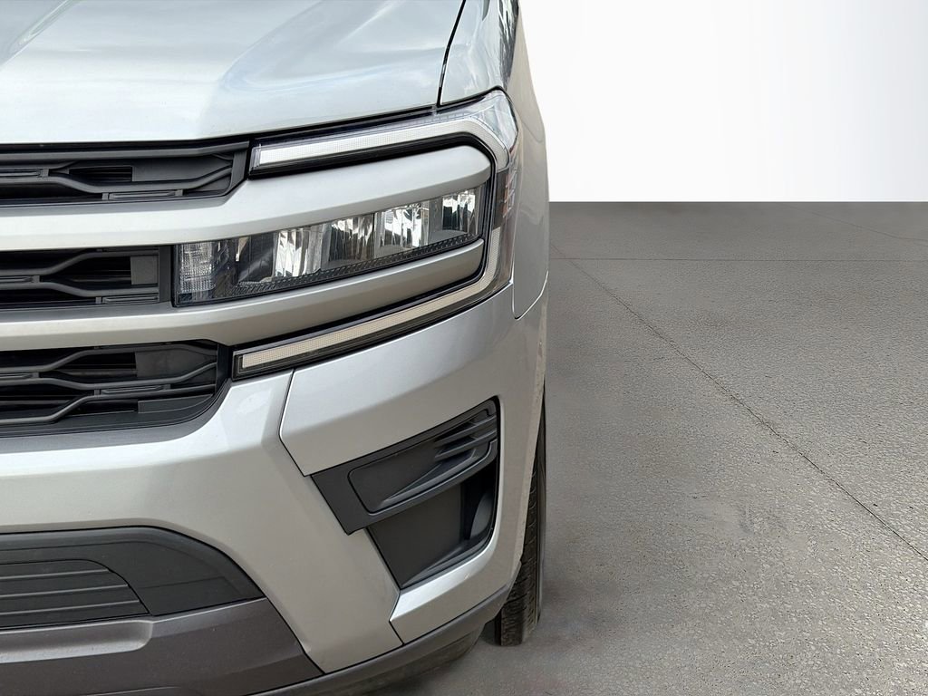 Used 2024 Ford Expedition XLT image 10