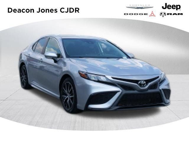 Used 2024 Toyota Camry SE w/ Convenience Package