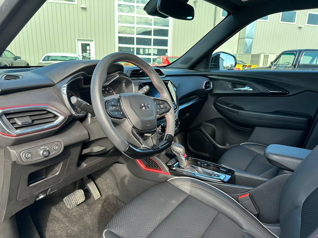Used 2023 Chevrolet TrailBlazer RS w/ Convenience Package FWD image 18