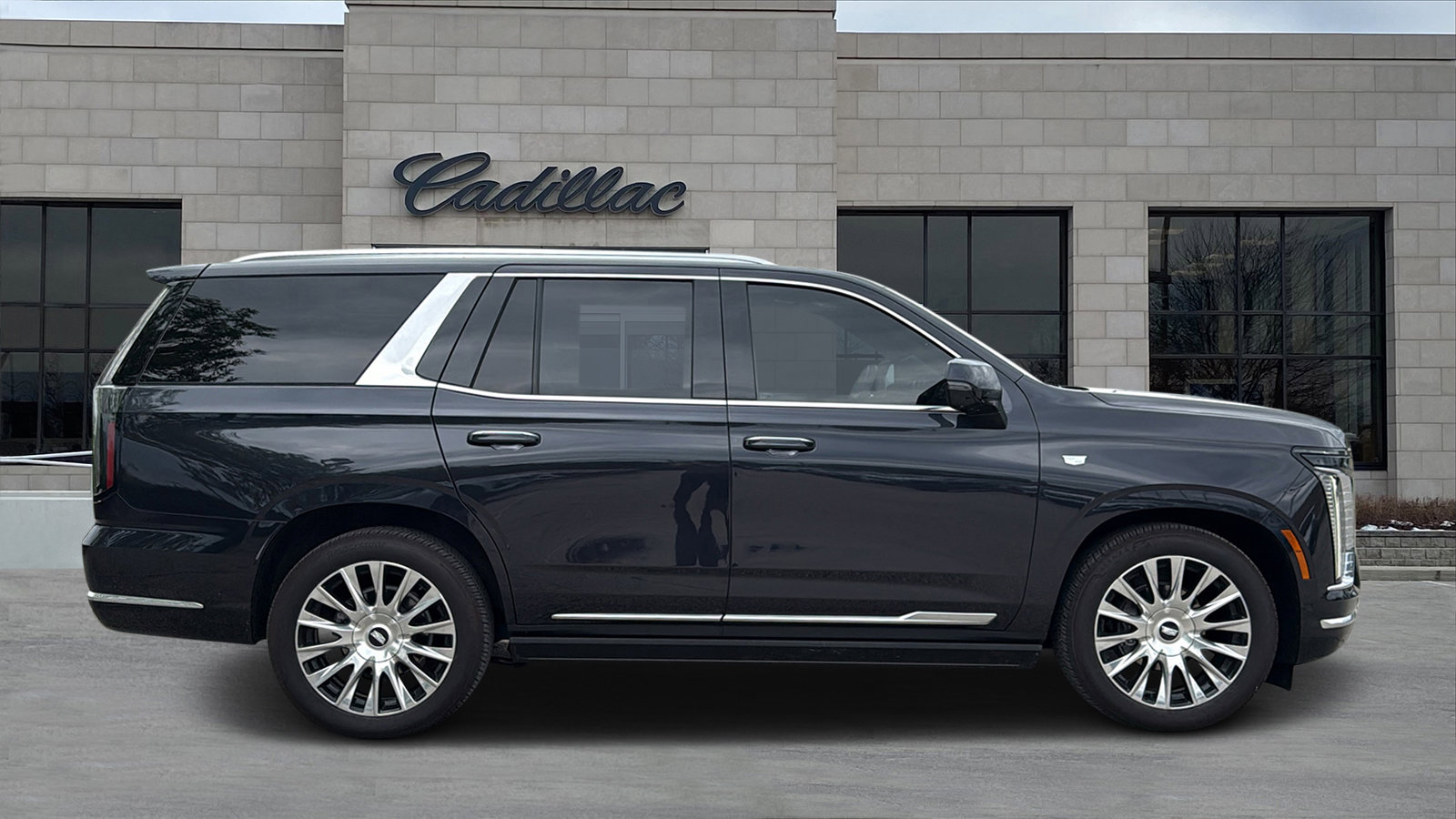 Certified 2025 Cadillac Escalade Premium Luxury Platinum AWD/4WD image 2