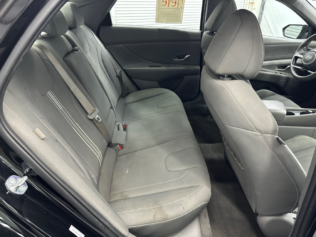 Used 2025 Hyundai Elantra SEL FWD image 15