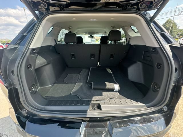 Used 2023 GMC Terrain SLE w/ Driver Convenience Package AWD/4WD image 29