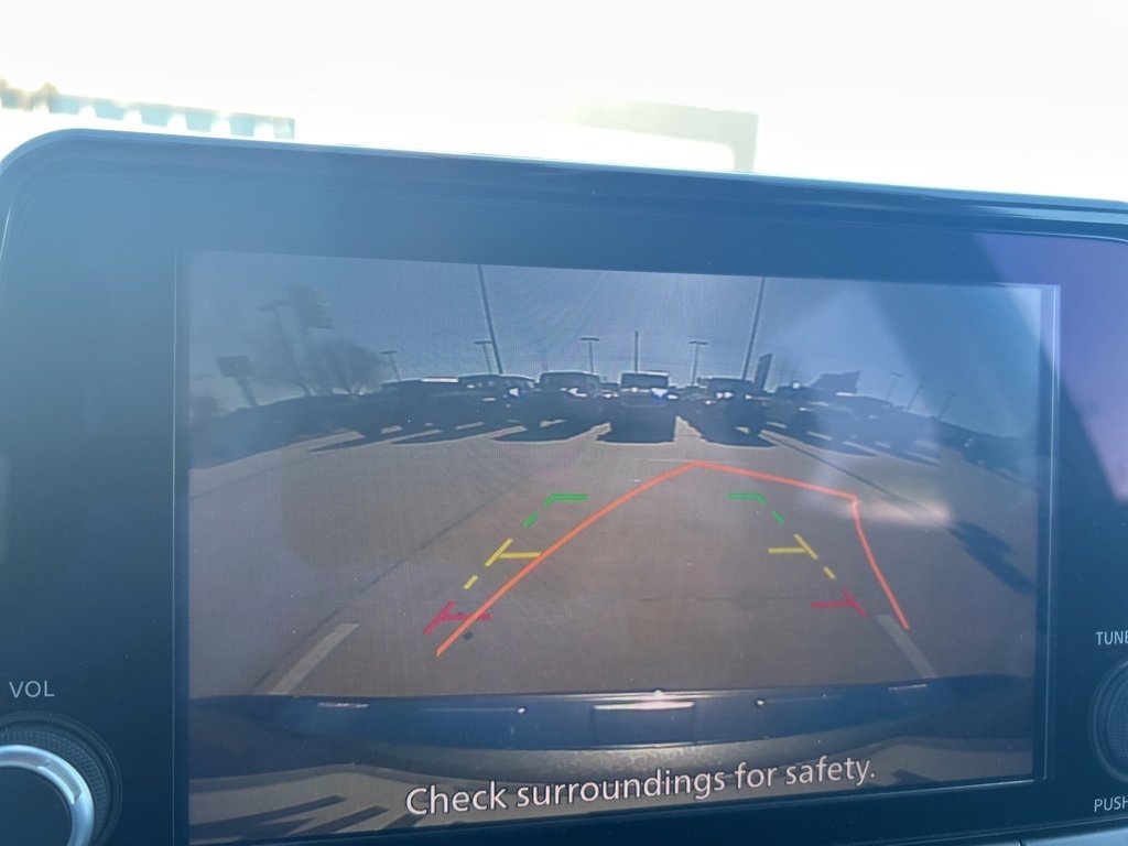 Used 2024 Nissan Rogue SV w/ SV Premium Package image 11