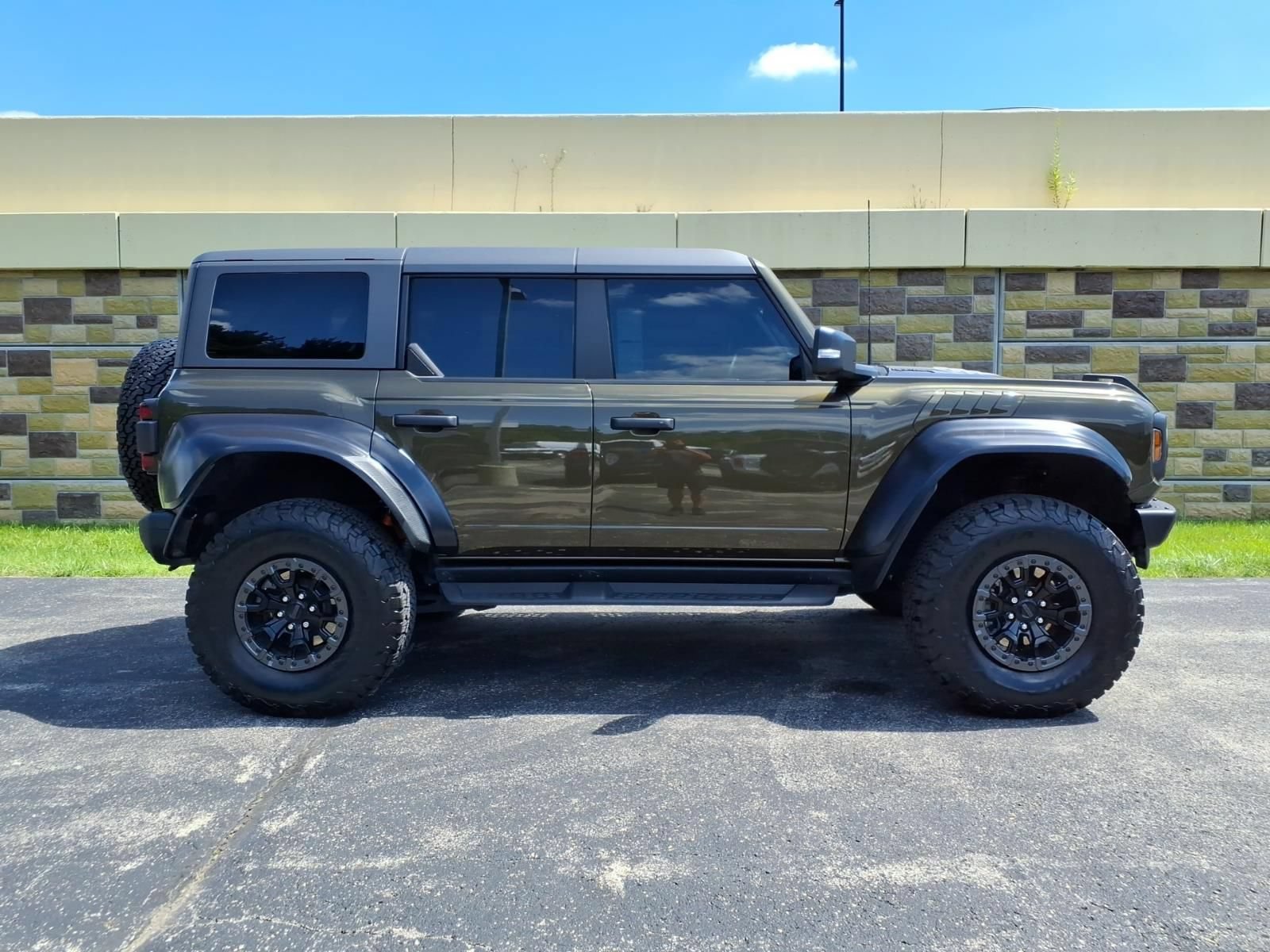 Used 2024 Ford Bronco Raptor w/ Interior Carbon Fiber Pack 6 AWD/4WD image 12