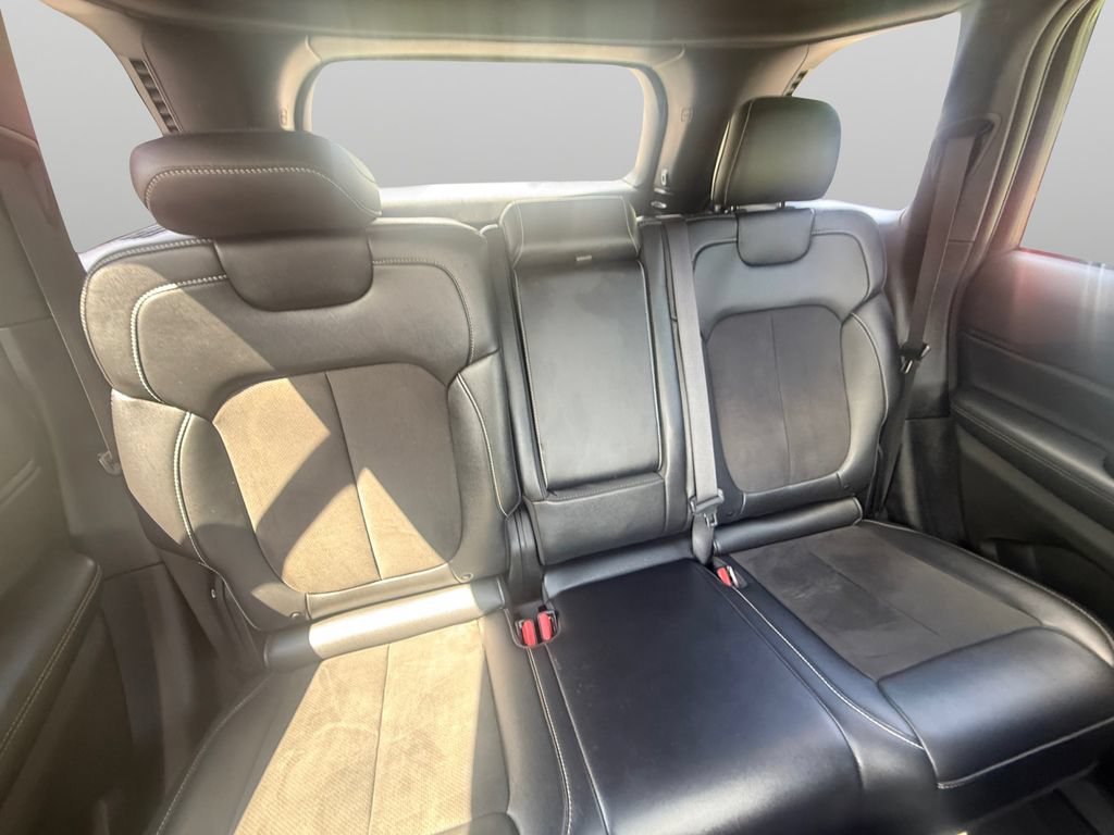 Used 2023 Jeep Grand Cherokee Altitude AWD/4WD image 18