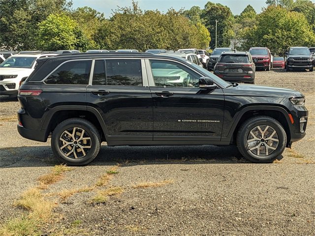 New 2025 Jeep Grand Cherokee Limited image 2