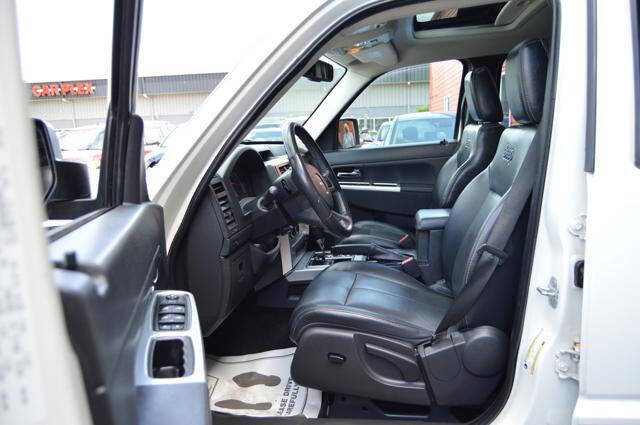 Used 2009 Jeep Liberty Limited w/ Premium Group AWD/4WD image 11