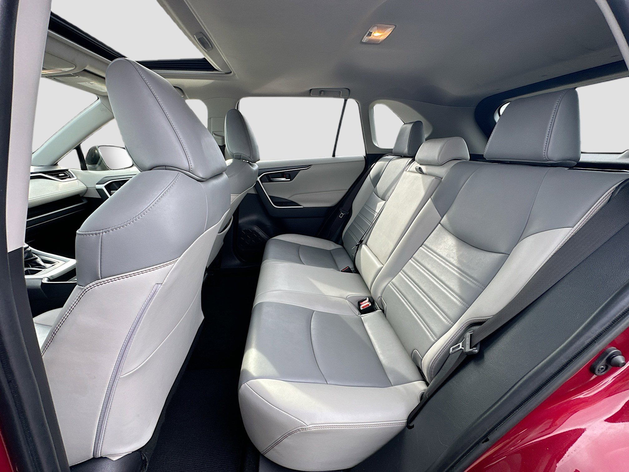 Used 2020 Toyota RAV4 XLE Premium image 23