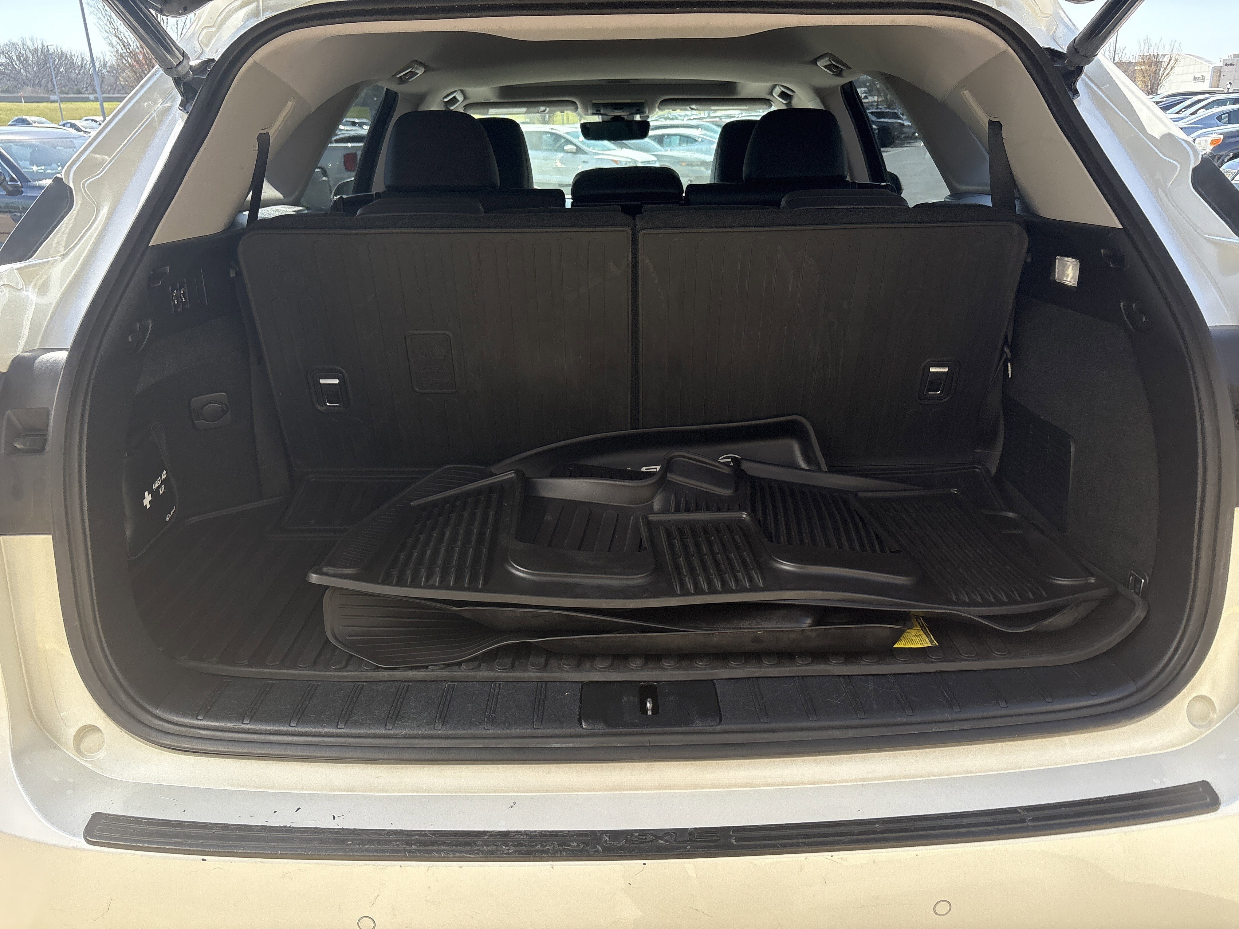 Used 2021 Lexus RX 350L Premium w/ Premium Package image 16