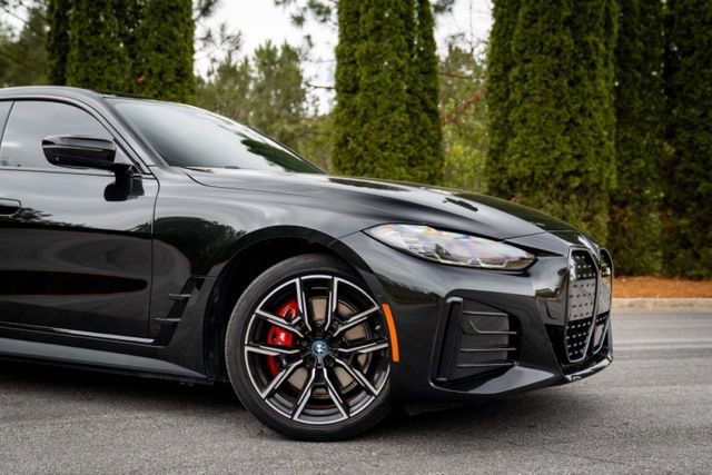 Used 2023 BMW i4 eDrive40 w/ M Sport Package image 7