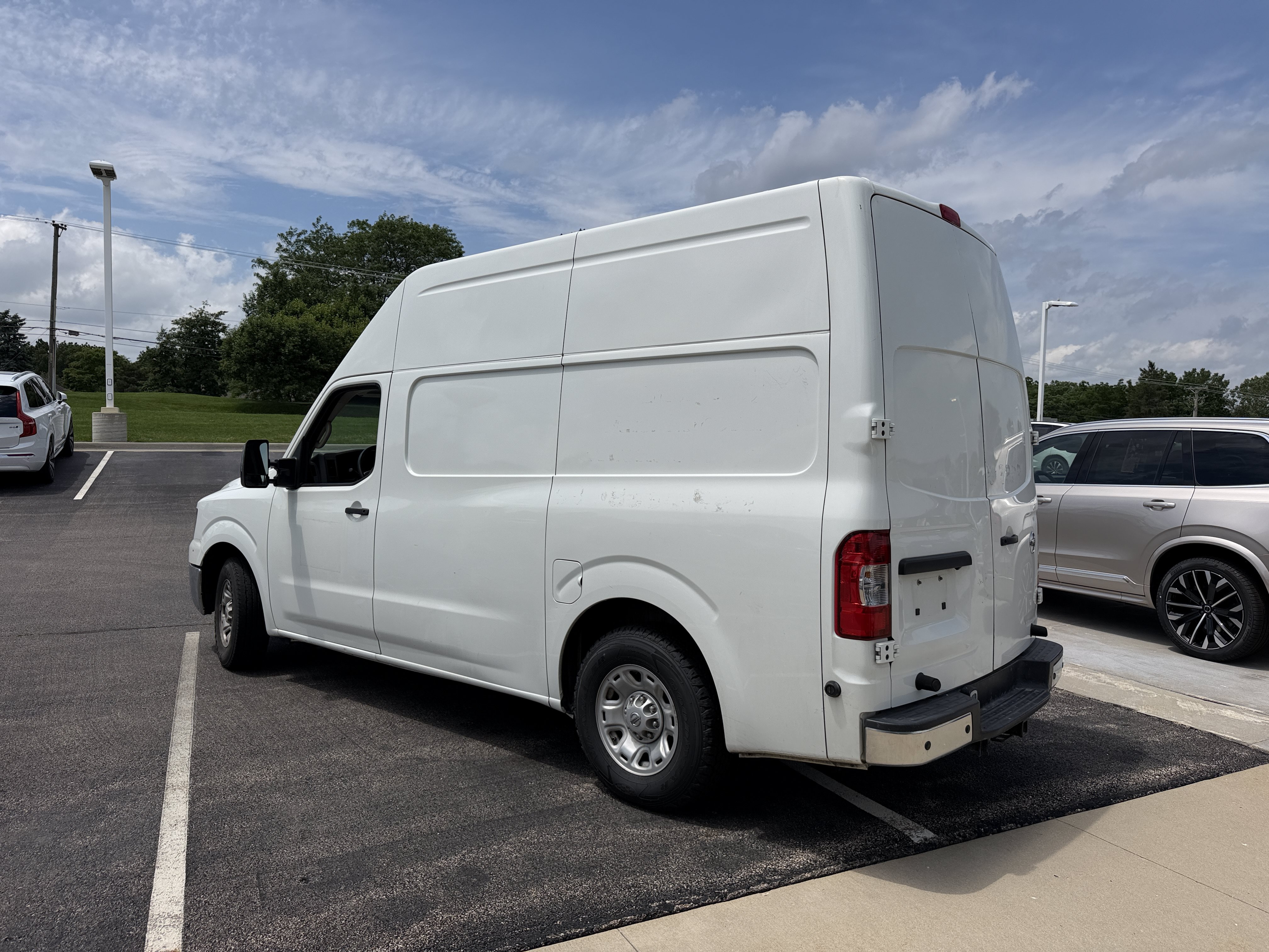 Used 2013 Nissan NV 3500 SV w/ Technology Pkg RWD image 5