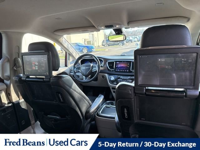 Used 2017 Chrysler Pacifica Touring-L Plus image 17
