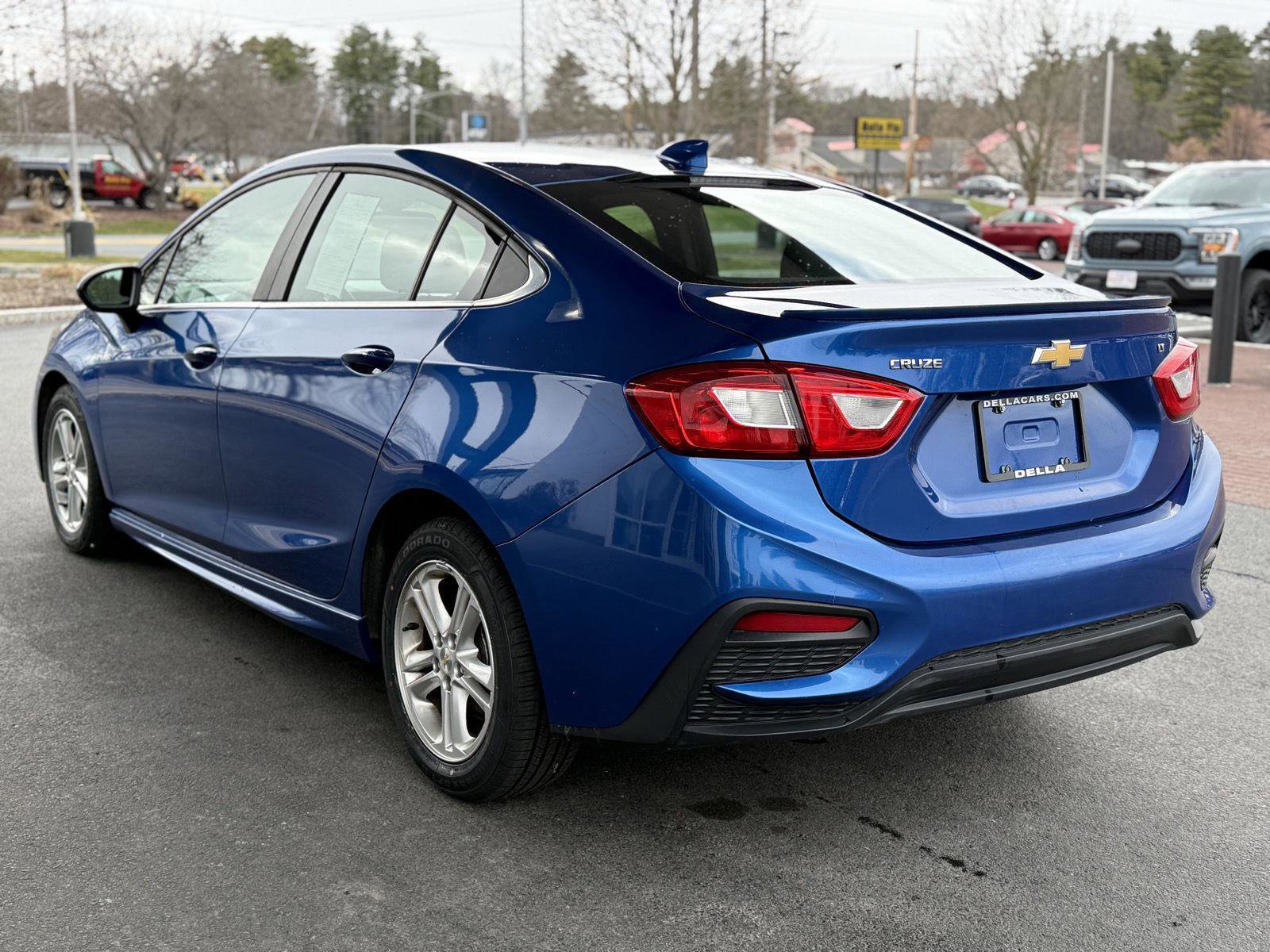 Used 2018 Chevrolet Cruze LT w/ Convenience Package image 7