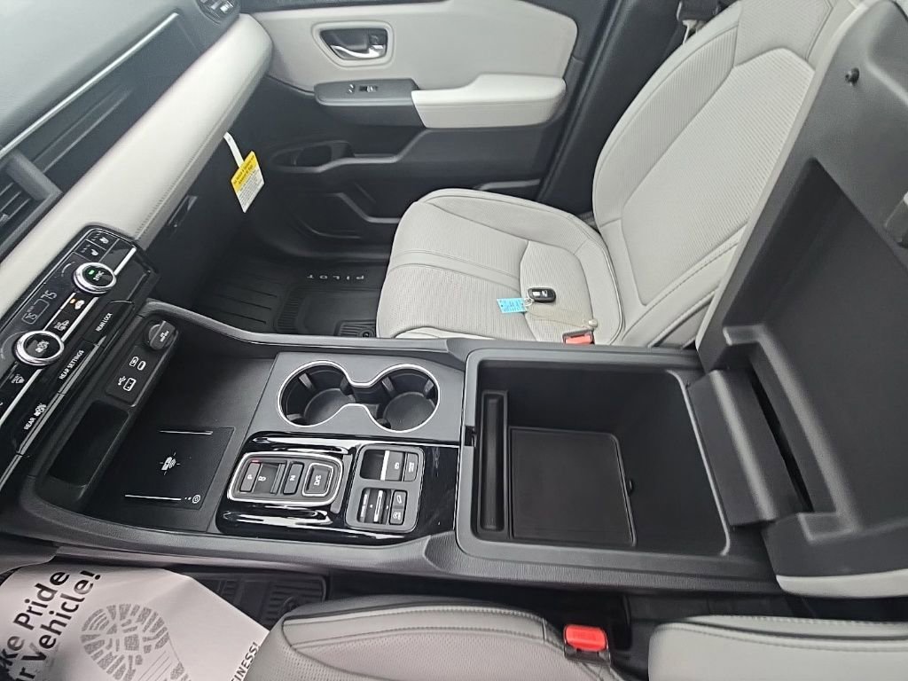 Used 2024 Honda Pilot Elite image 24