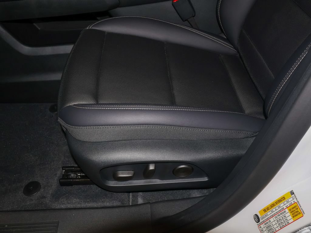 New 2027 GMC Terrain Elevation w/ Elevation Premium Package AWD/4WD image 8