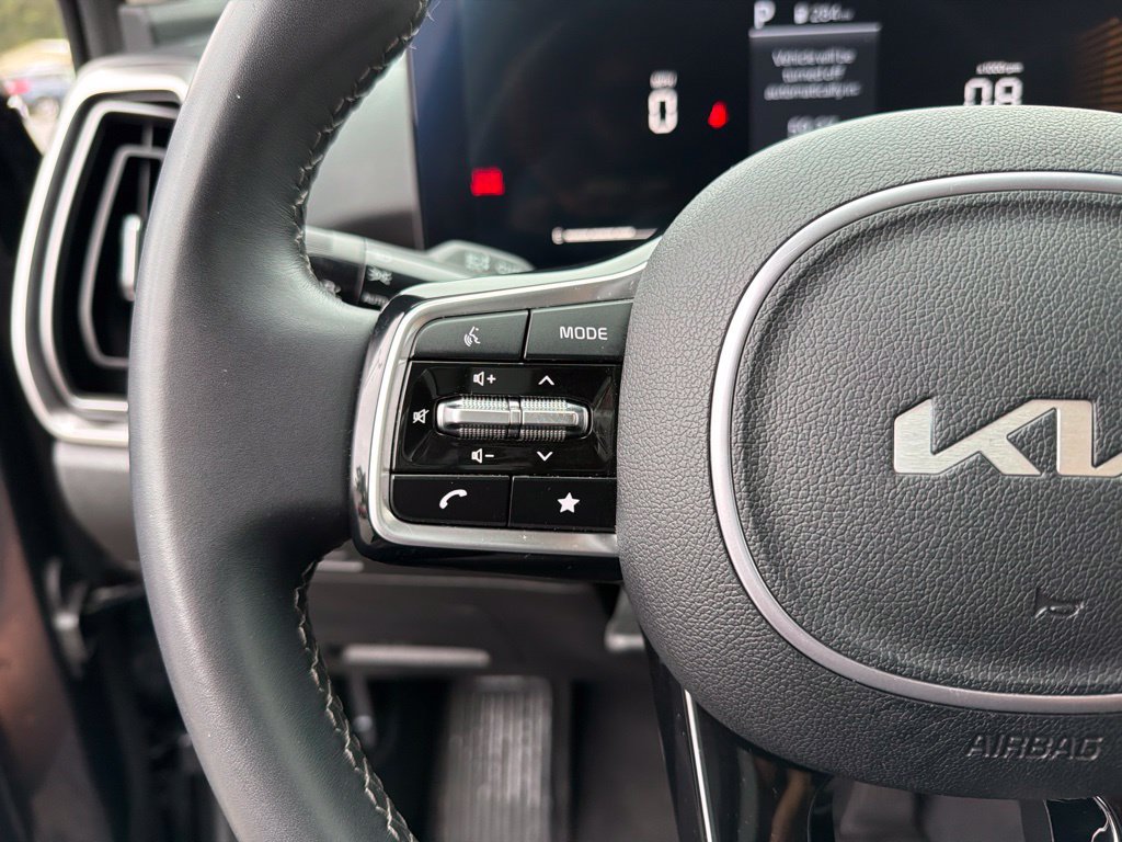 Used 2024 Kia Sorento S FWD image 17