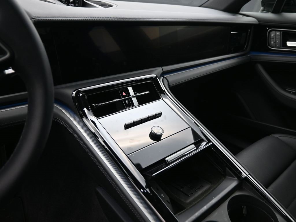 New 2025 Porsche Panamera image 14