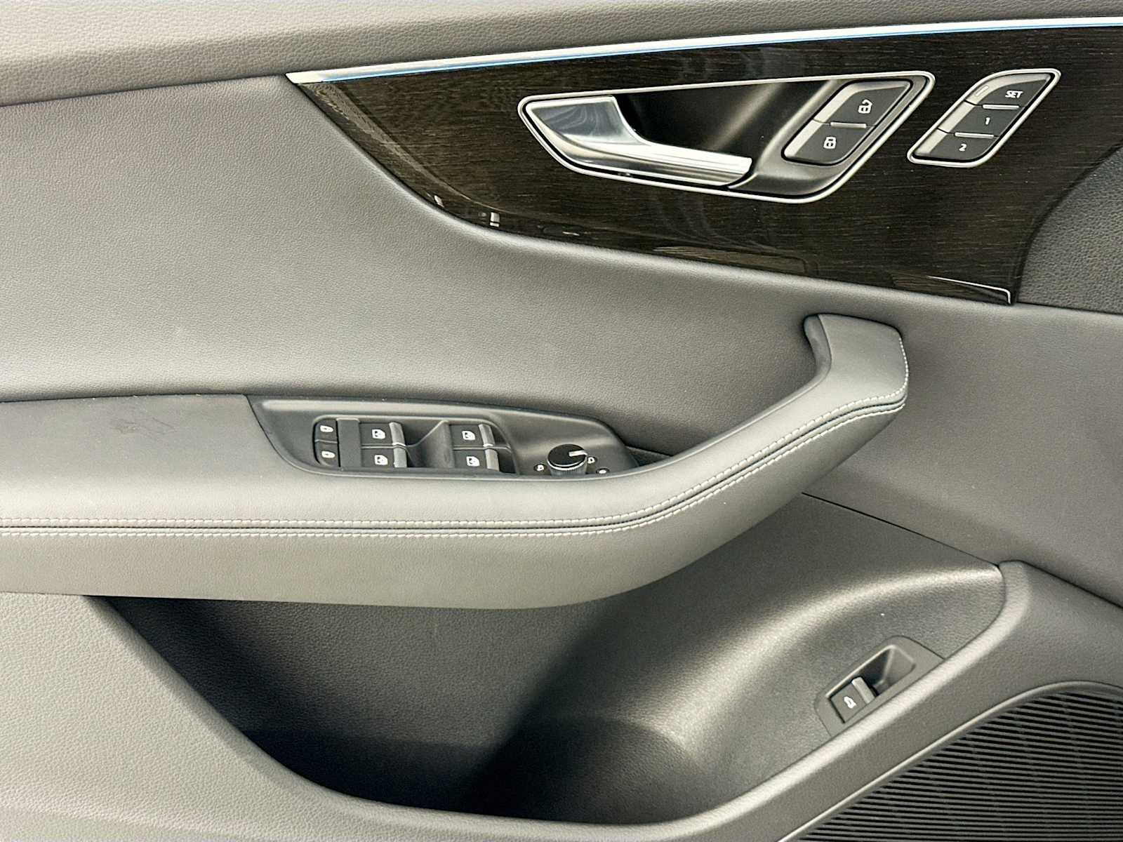 New 2025 Audi Q8 Premium Plus image 17