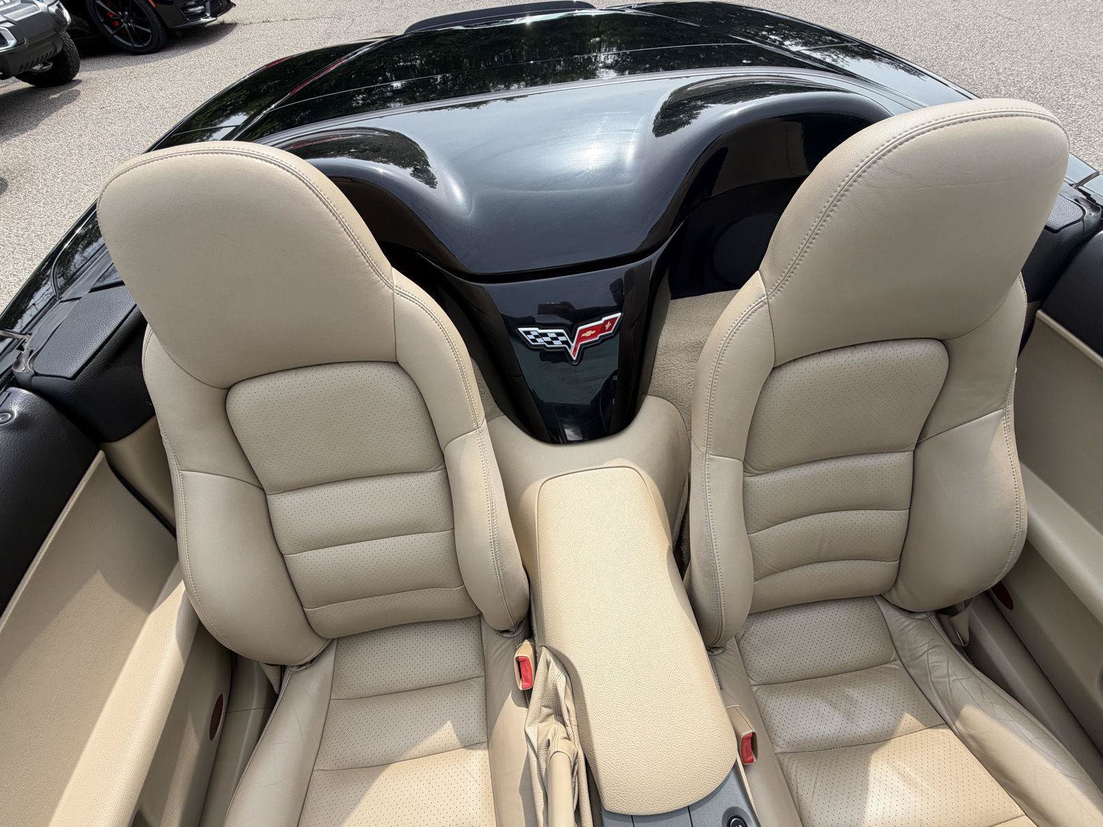 Used 2007 Chevrolet Corvette Convertible w/ Preferred Equipment Group RWD image 18