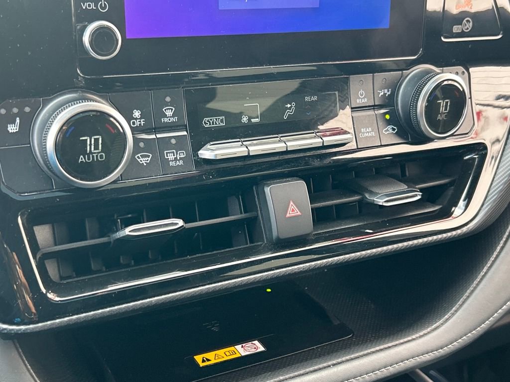 Used 2024 Toyota Highlander XSE image 11