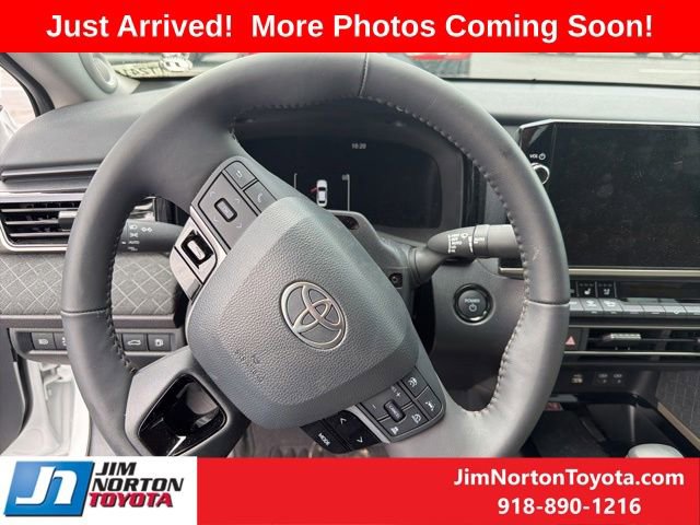 Used 2025 Toyota Camry XLE w/ Premium Plus Package FWD image 13