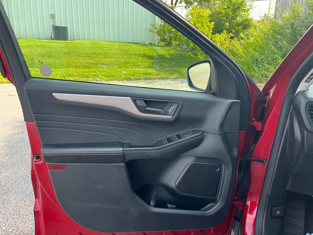Used 2022 Ford Escape SE FWD image 10