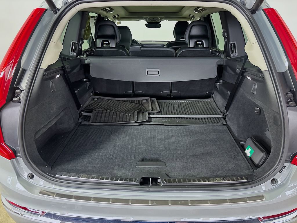 Used 2024 Volvo XC90 B6 Plus w/ Protection Package Premier AWD/4WD image 28