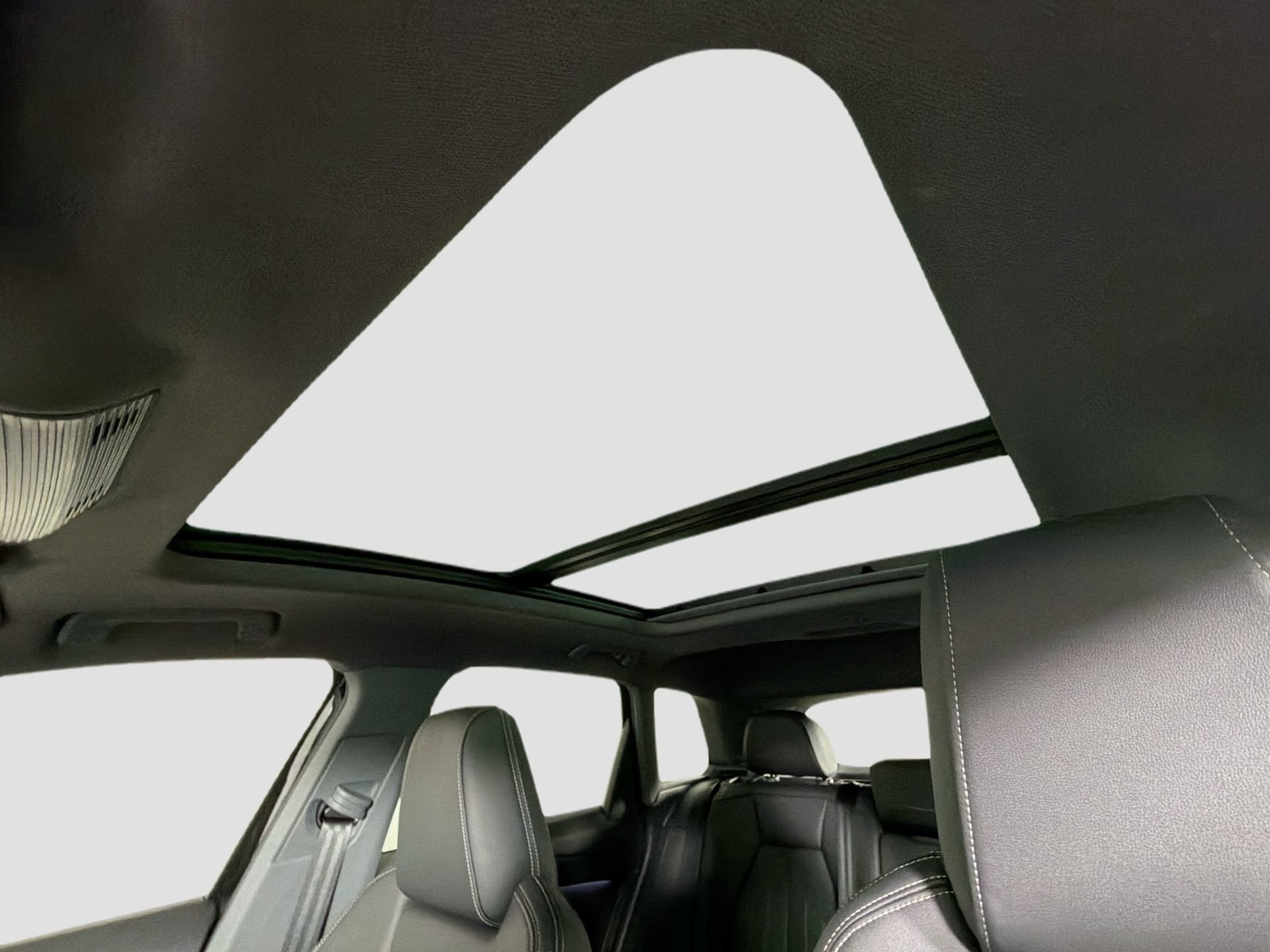 Used 2022 Audi Q4 e-tron Premium Plus image 21