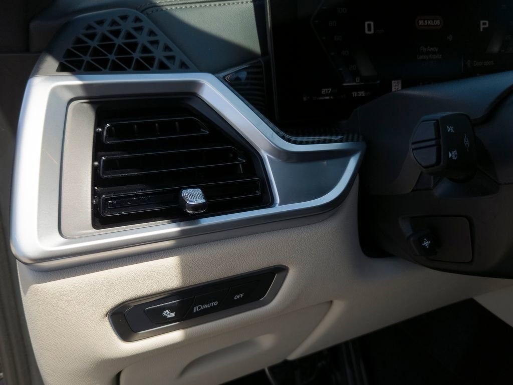 Used 2024 BMW X7 M60i w/ Executive Package AWD/4WD image 16