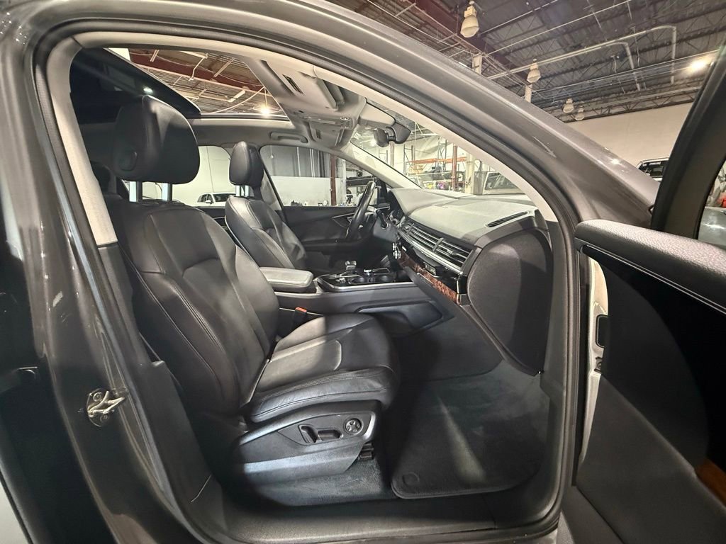 Used 2017 Audi Q7 3.0T Prestige AWD/4WD image 14