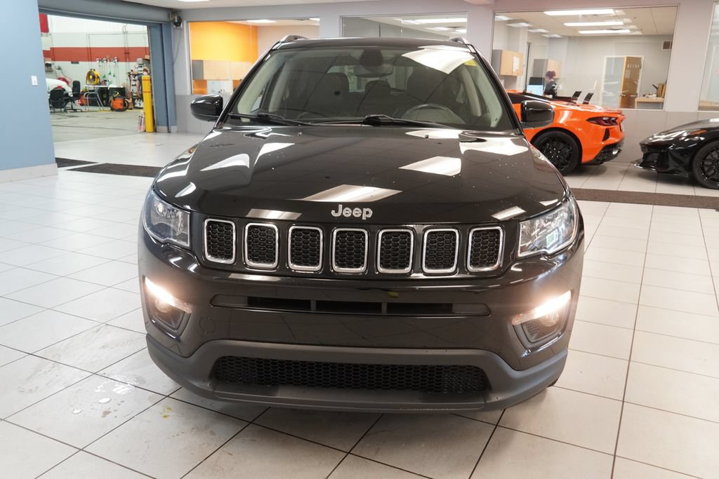 Used 2019 Jeep Compass Latitude w/ Cold Weather Group AWD/4WD image 15