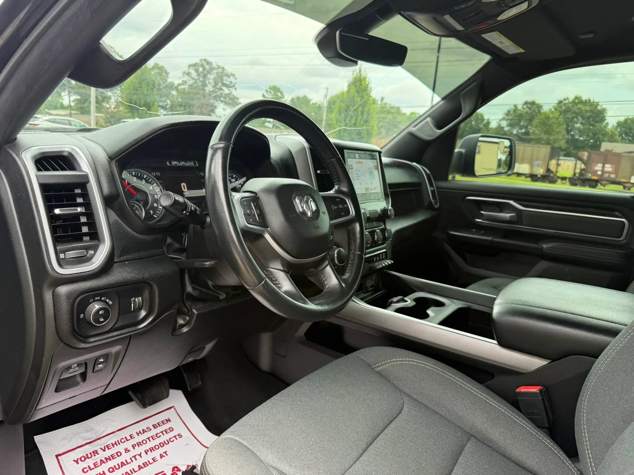 Used 2022 RAM 1500 Big Horn AWD/4WD image 9