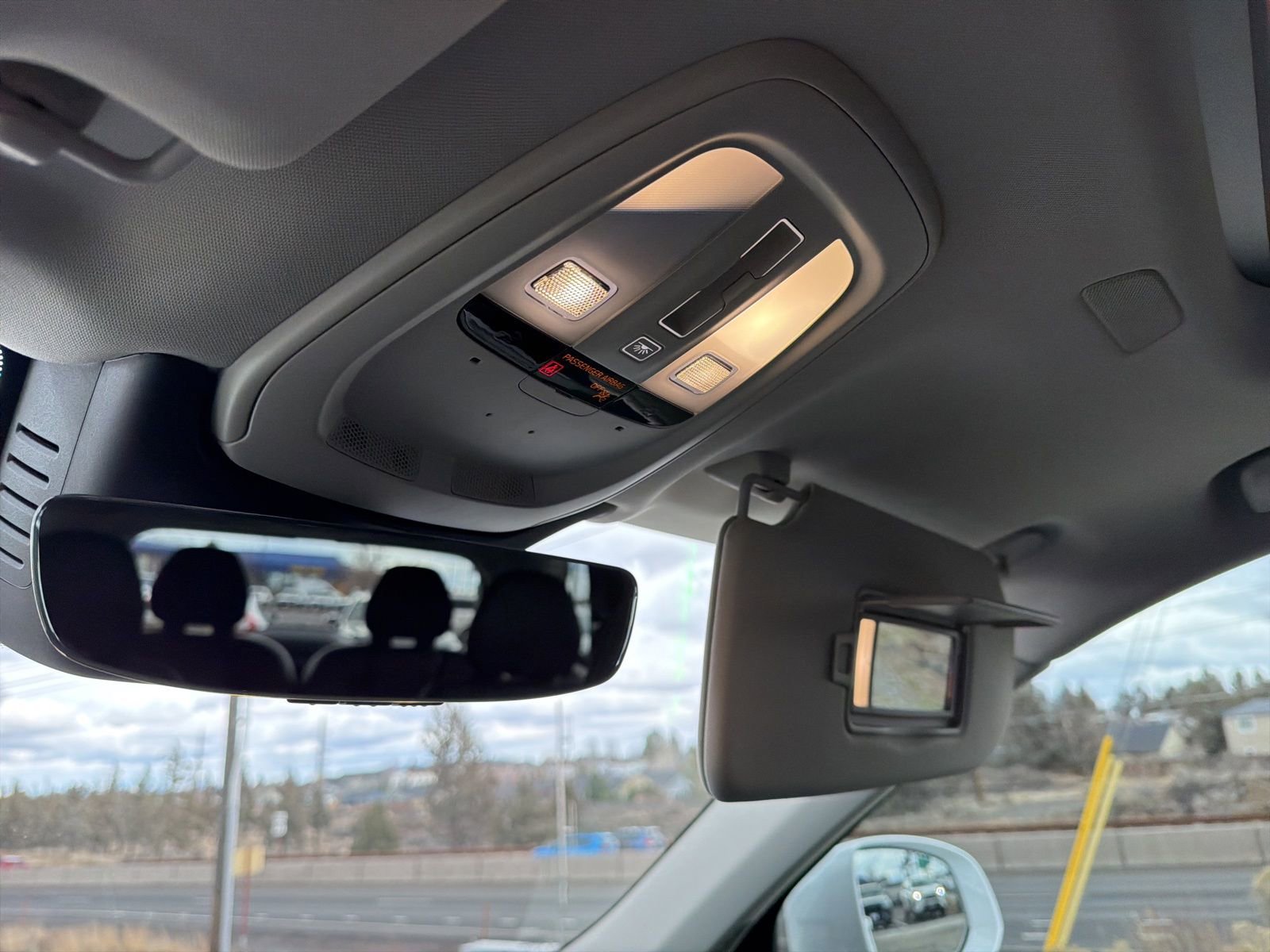 Used 2025 Volvo XC90 T8 Ultra w/ Protection Package Premier image 42