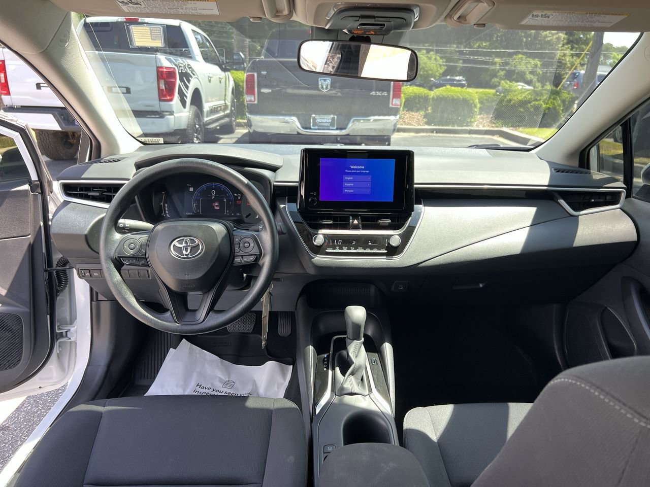 Used 2026 Toyota Corolla LE FWD image 31