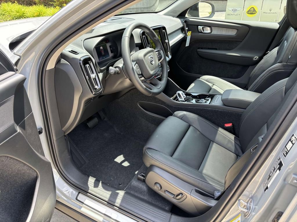 New 2026 Volvo XC40 B5 Plus w/ Protection Package Premier image 24
