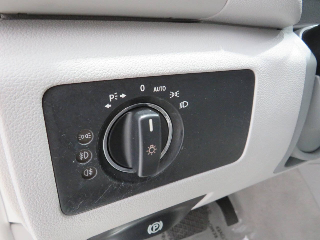 Used 2010 Mercedes-Benz R 350 4MATIC image 21