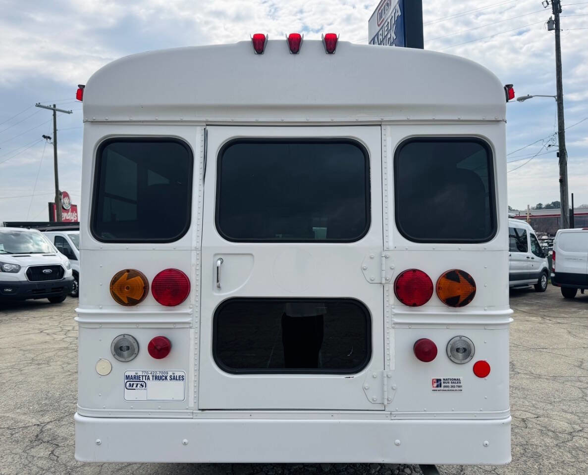 Used 2006 Ford E-350 and Econoline 350 Super Duty RWD image 4