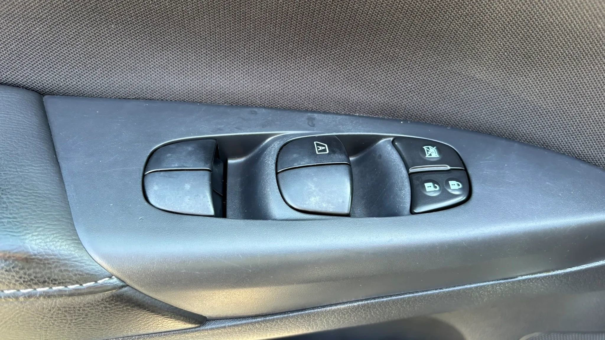 Used 2017 Nissan Sentra SV FWD image 15