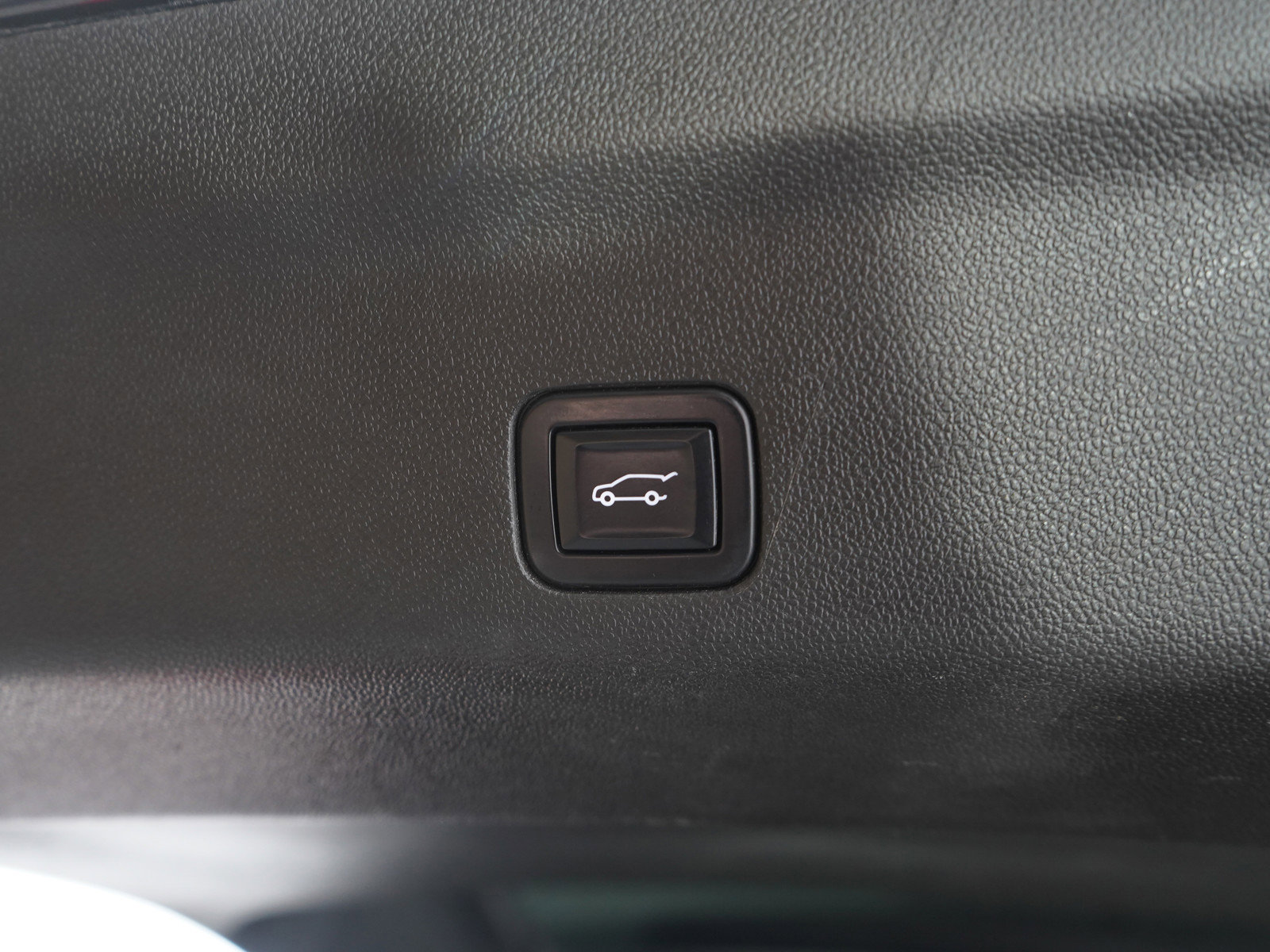 Used 2022 GMC Yukon XL Denali image 12