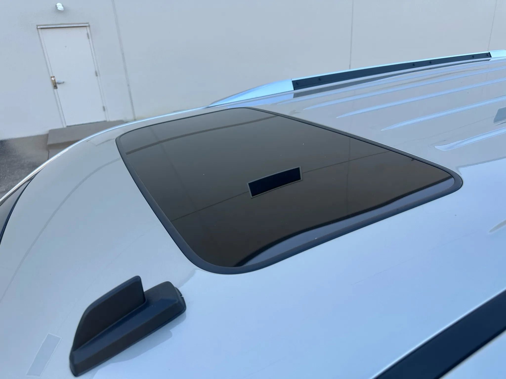 Used 2015 Cadillac Escalade Luxury image 14