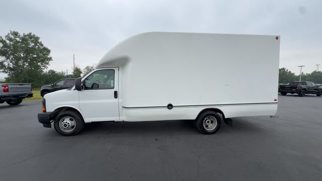 Used 2017 GMC Savana 3500 RWD image 5