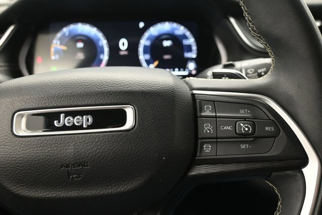 Used 2023 Jeep Grand Cherokee L Laredo RWD image 28