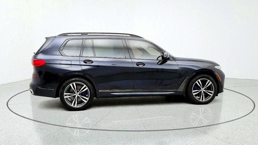Used 2019 BMW X7 xDrive50i w/ M Sport Package AWD/4WD image 4