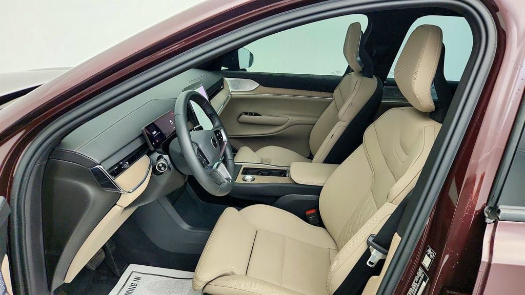 Used 2025 Volvo EX90 Ultra AWD/4WD image 20