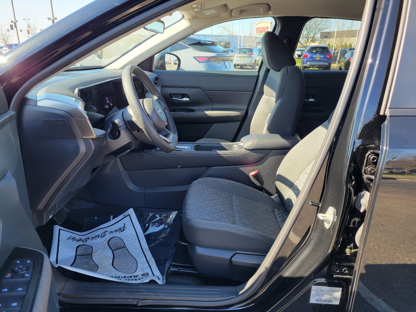 Certified 2025 Nissan Kicks SV AWD/4WD image 15