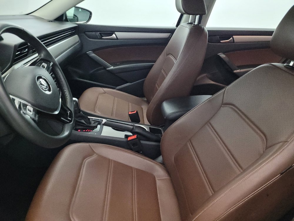 Used 2022 Volkswagen Passat 2.0T SE image 17