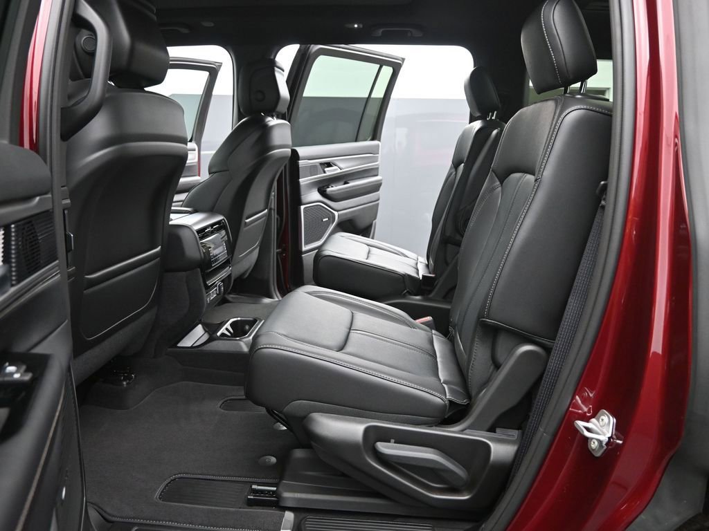 New 2026 Jeep Grand Wagoneer image 13